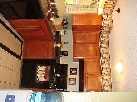 Kitchen (tilt head to right)