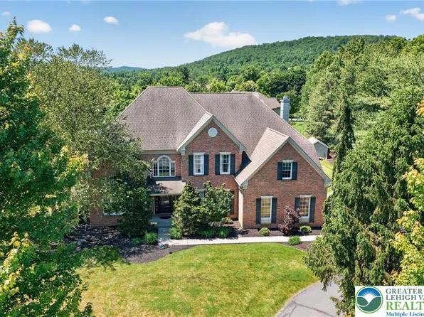 25 Melchor Dr, Easton, PA 18042