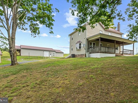 4th image of 3985 Fairview Rd