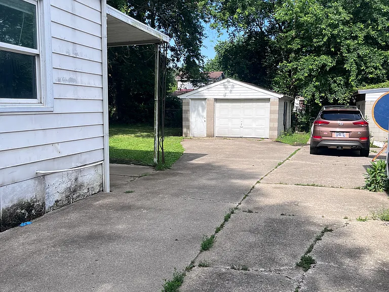 4154 Hazelwood Ave — Photo 2