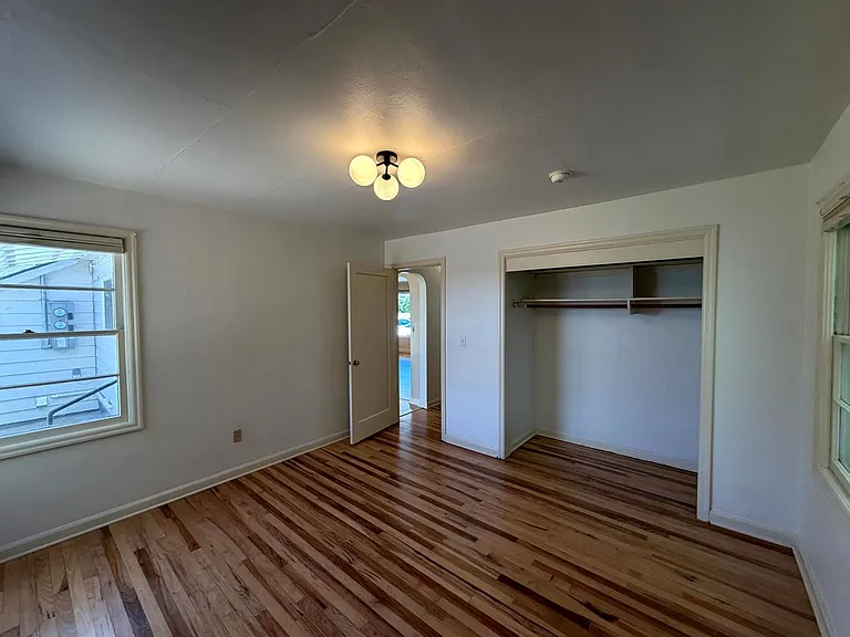 735 E 23rd Ave — Photo 18