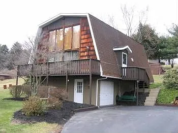 4 Ray St photo 1