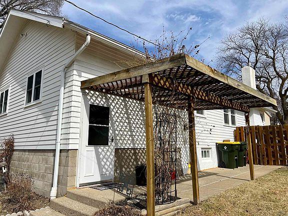2nd image of 3409 Virginia St