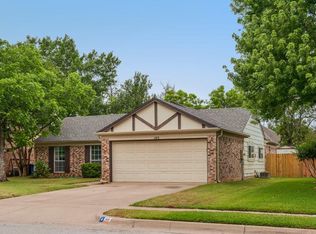 103 Wooddale Dr, Euless, TX 76039