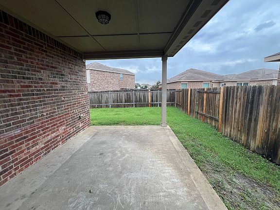4th image of 1324 Corkwood Dr