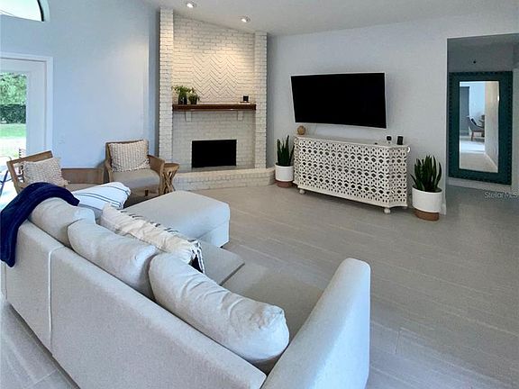 4th image of 527 Wheatstone Pl