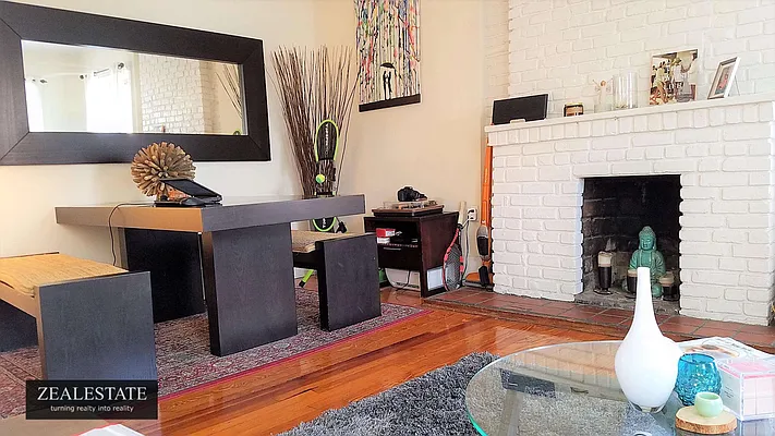 Rented by ZealEstate Group Inc | media 18