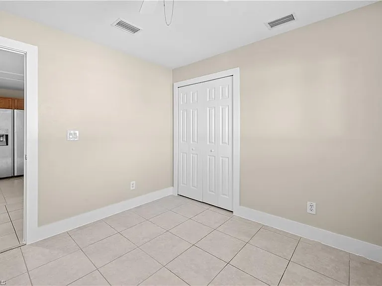 909 Jaguar Blvd — Photo 17
