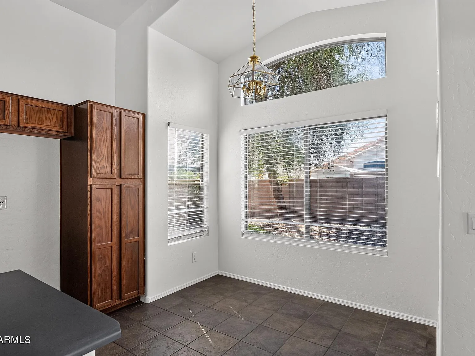 3 bed, 2.0 bath, 1599 sqft, $2,140 — Photo 3