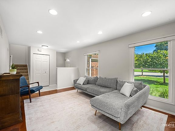 4th image of 311 Devlin Ct