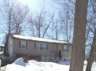 5632 Ambau Rd, Spring Grove, PA 17362