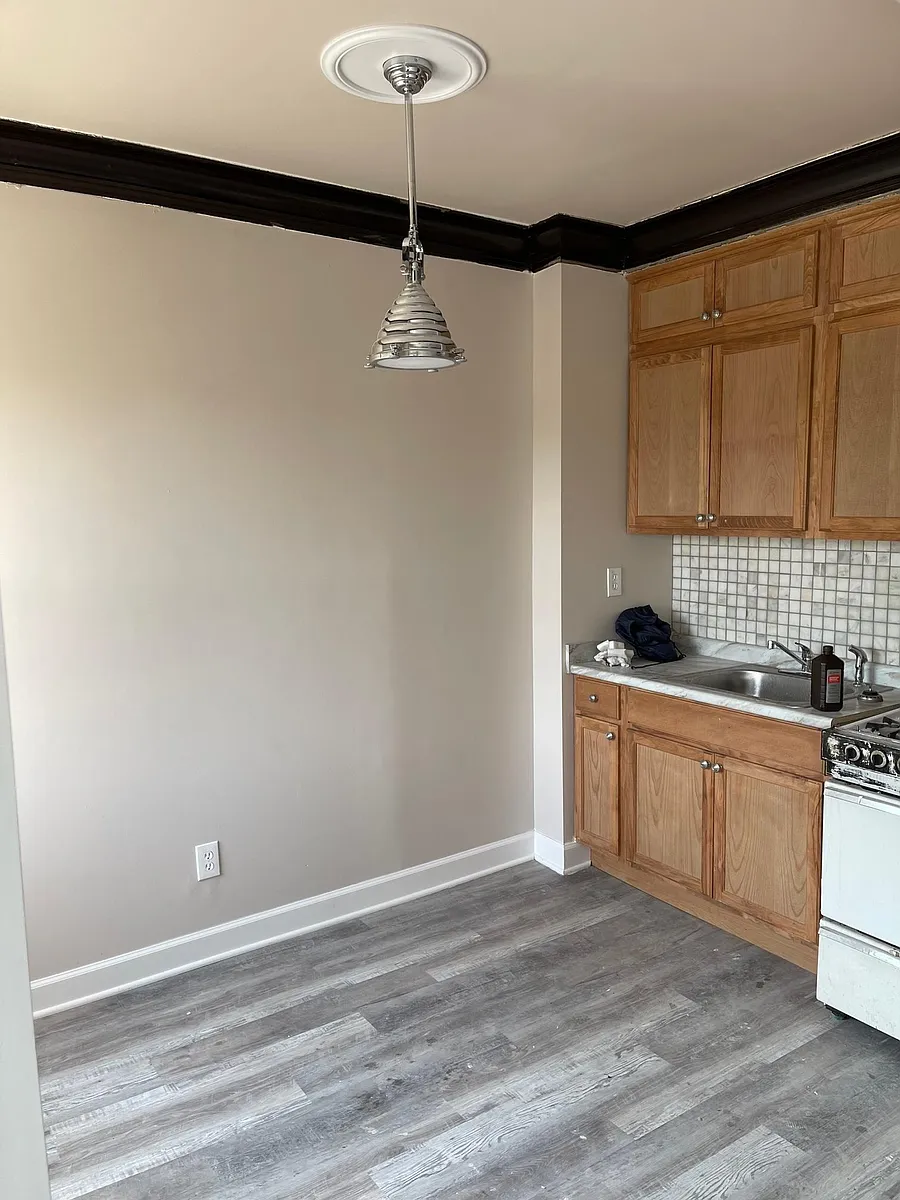 Building Photo - 7223 S Kimbark Ave #305