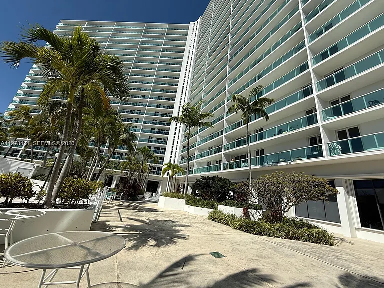 100 Bayview Dr #610 — Photo 21