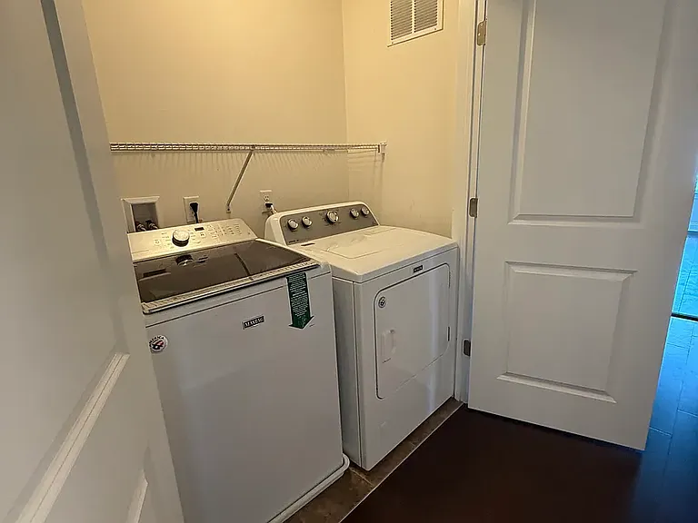 405 Monroe Ave — Photo 14