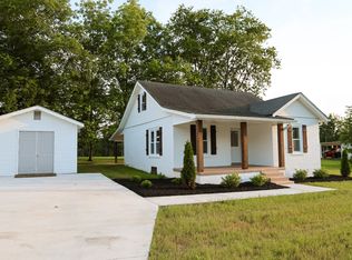 402 W Commerce St, Loretto, TN 38469