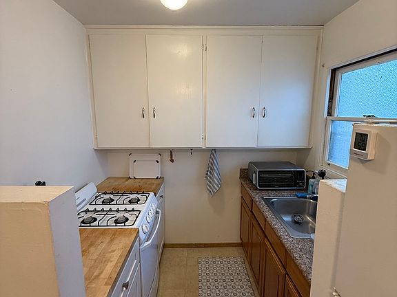 5th image of 2522 1/2 Piedmont Ave APT D