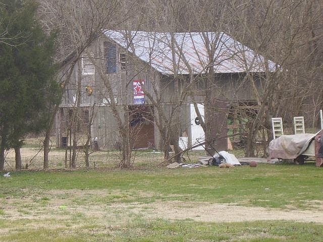 2nd image of 3904 Highway 31e Ln