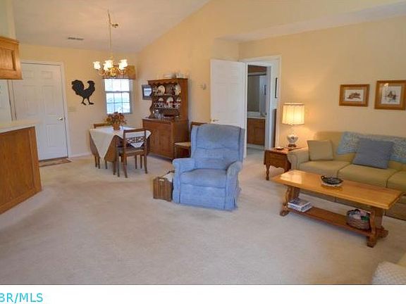 3rd image of 731 Windsor Ln