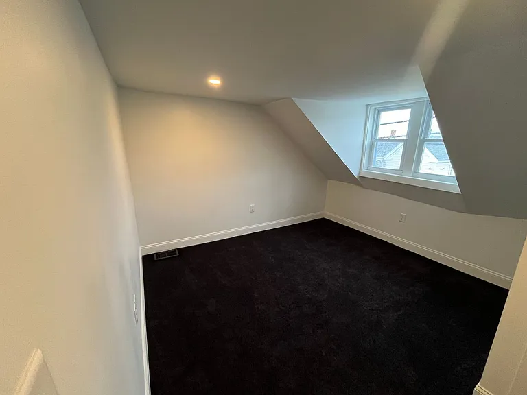 284 School St — Photo 5