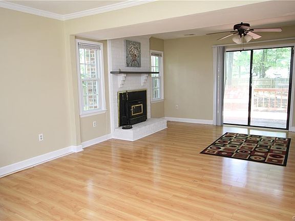 3rd image of 101 Northfield Ln