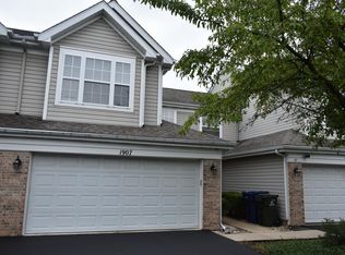 1907 Town Dr, Naperville, IL 60565