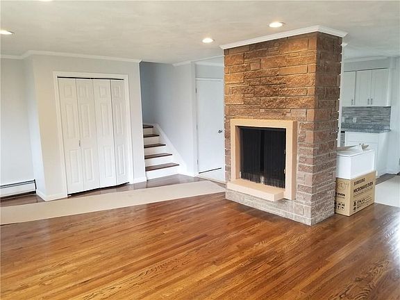 5th image of 28 Mills Dr