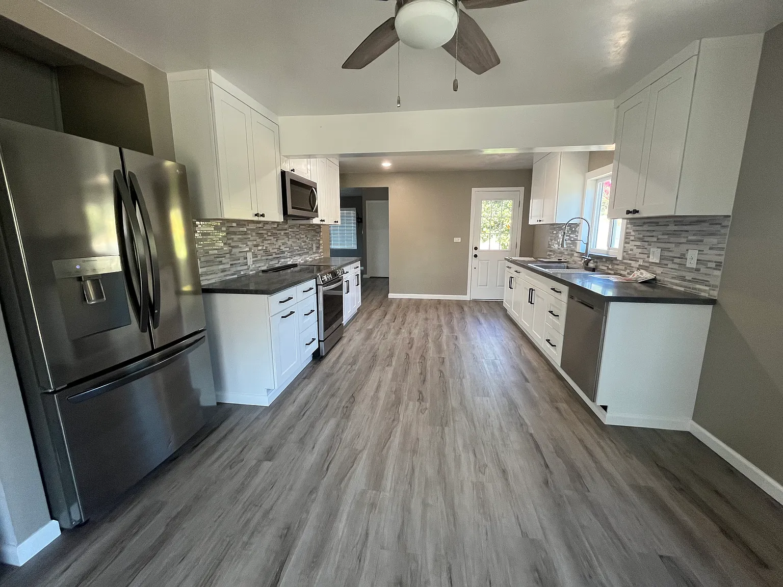 3 bed, 1959 sqft, $3,800 — Photo 1