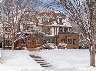 2667 E Lake Of The Isles Pkwy, Minneapolis, MN 55408