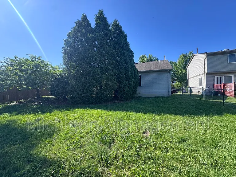 173 Algansee Dr — Photo 58
