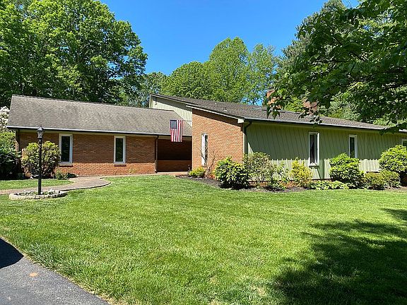 4th image of 742 Miriam Hill Dr