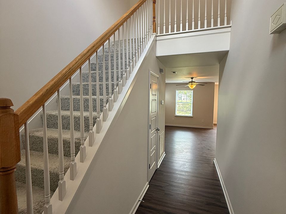 1st image of 392 White Oak Trce
