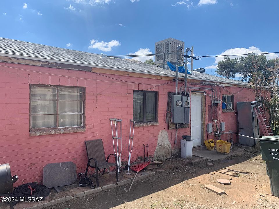 1st image of 2241-2243 E Sunland Vis