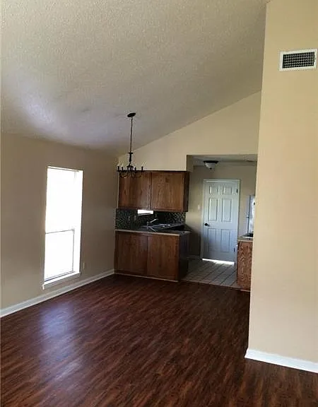 404 Woodridge Cir #B — Photo 5
