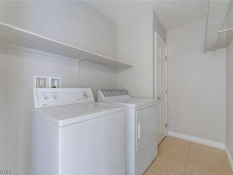 6048 Stern Cove Ct — Photo 14