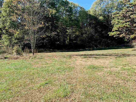 5th image of 136 Bradley Dr