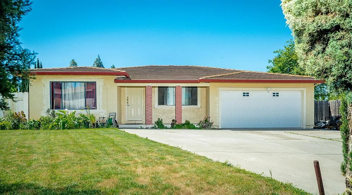 1007 Shire Ct photo 1