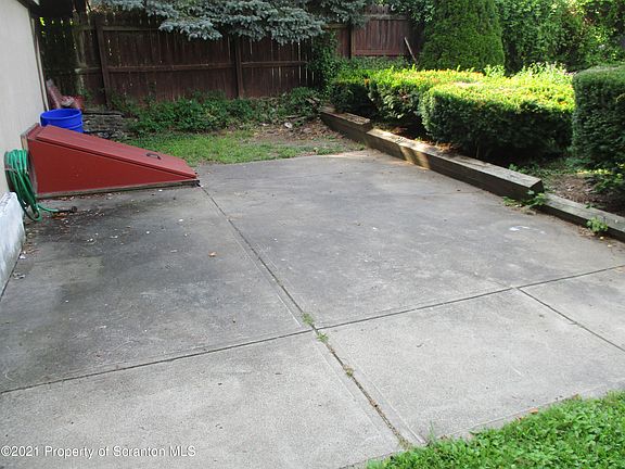 4th image of 722 W Lackawanna Ave