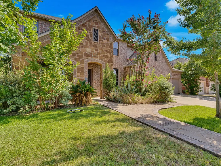 2500 Speidel Dr — Photo 2