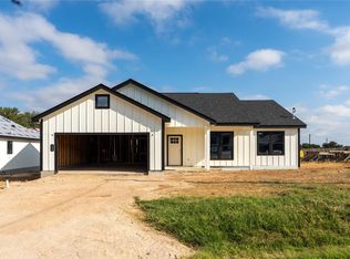 111 Sweet Clover Way, Johnson City, TX 78636