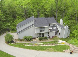 9325 Holly Hl, Cincinnati, OH 45243