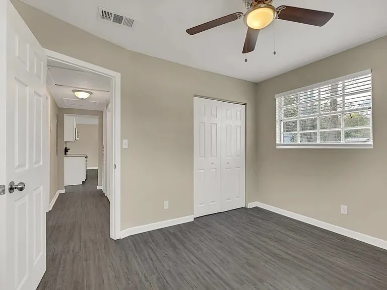 1650 Cezanne Dr W — Photo 6