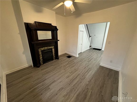 4th image of 814-816 Lorain Ave
