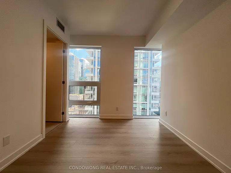100 Queen St E #2211 — Photo 4