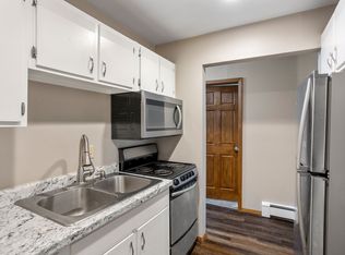 1001 Bay Shore Dr #105, Oshkosh, WI 54901