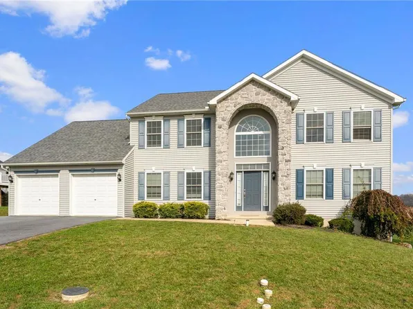 117 Edinboro Ln, Reading, PA 19605