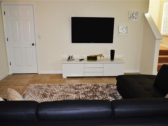 5th image of 740 Las Fuentes Dr
