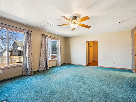 4th image of 605 2nd Ave SE