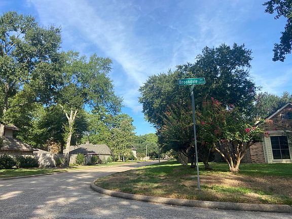 5th image of 2414 Brookdale Dr