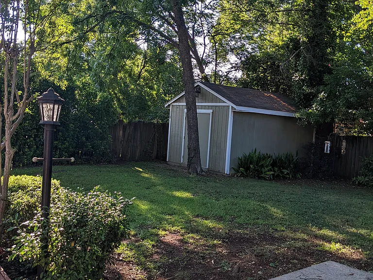 209 E Faris Rd — Photo 20