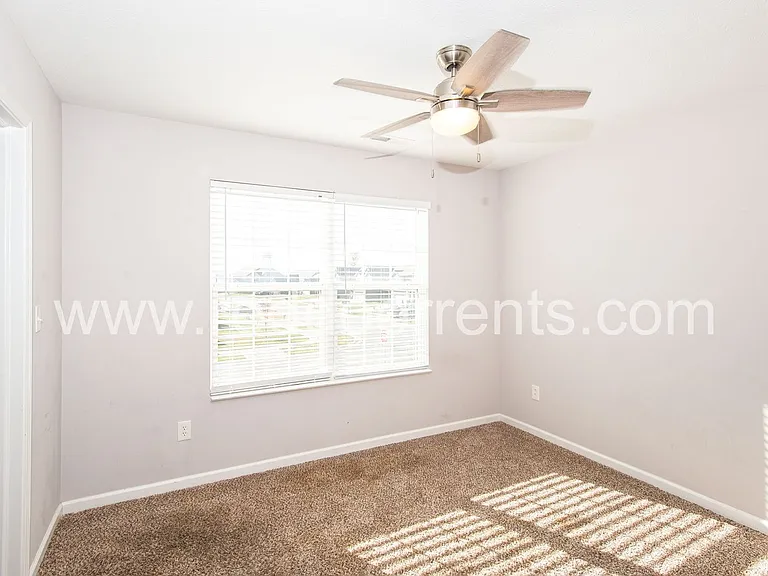 806 Kelly Pass — Photo 21